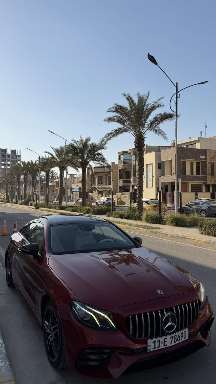 السلام عليكم
E450 coupe 2019 

سيارة وارد امريكي ضررها فقط مقدمه البنيد وراجع نفسه 
رقم بغداد انكليزي الجديد
مواصفات 450
داخل ابيض نضيف جدا 
كراسي كهرباء 
شاشة متصله الكترونيه بلكامل
صفر مسج 
دبل ماوس
بانوراما
احزمه ذكية 
تبريد وتدفأة بلكشنات 
محرك 6 تون باور تيربو
كراسي جلد 
خزن ميموري 
استيرن كهرباء 
كامره قلابة 
نقط عمياء 
رادار امامي وخلفي وجانبي
بصمة
داخل 64 لون متغير 
اوتو ستارت ستوب 
٥ وضعيات قيادة 
وباقي المواصفات المعروفة 
سعرها مناسب جدا ومكاني اليرموك 
***********
