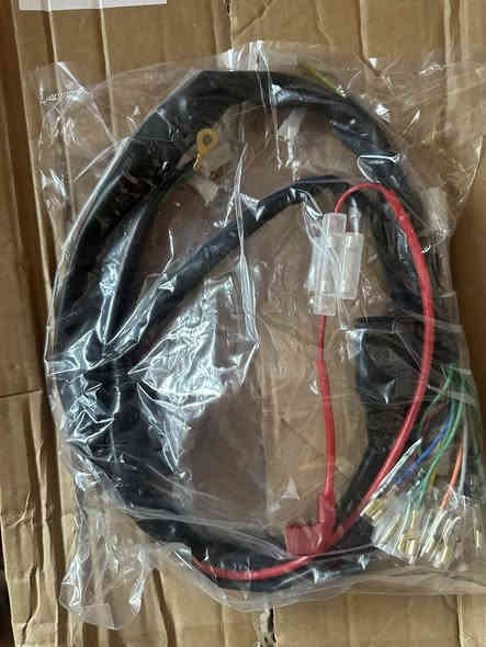 السلام عليكم تانكي يراني اصلي ٢٥الف قفل
‏ ظفيرة ‏عدد 48 سعر ٥ أبيعهن شلع ***********
