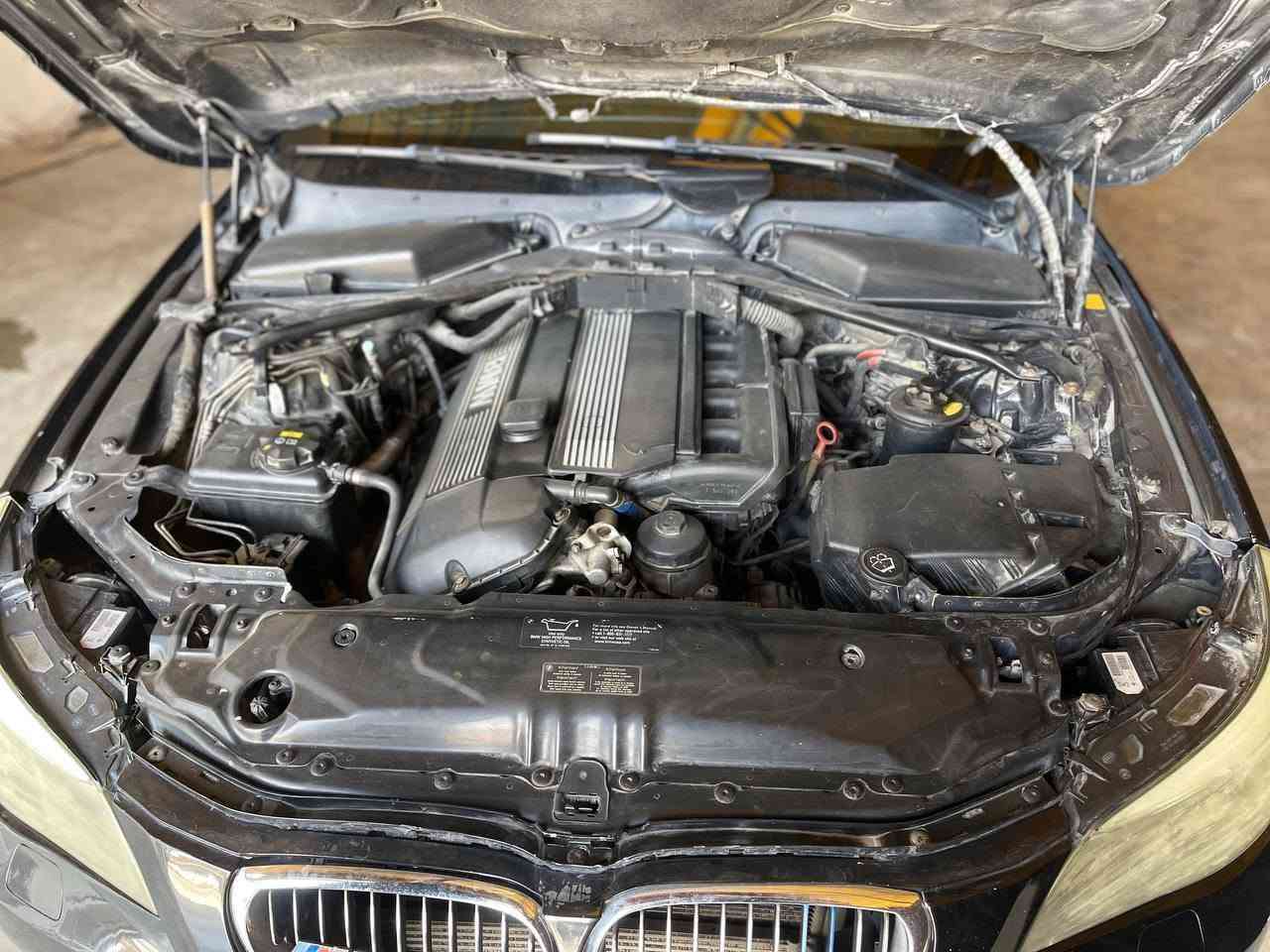 سلام عليكم ورحمة
                    M45 e60 اصل 
BMW 525
سياره كلشي بيهه شغال تبريد 
تخم تاير جديد
مكينه دبل فانوص  سوده
كهربايات كلهه بلاد شغاله كل نقص ماكو
خزن ميموري  كشنات تفئه  تحكم
لايت زنزون 
تحكم ستيرن 
تنته
سستم صوت
كير يخبل
سياره مال سفر صلوات
(ملاحظه نواقص سياره )
بيهه جارد سياره يرادلهه رشه 
مكينه بيهه تنقصي قليل  بس 
سعر 100 $ يعني شده 
رقم بصره بسمي انكليزي جديد  تحويل شوكت ماتحب
 التصال ***********

