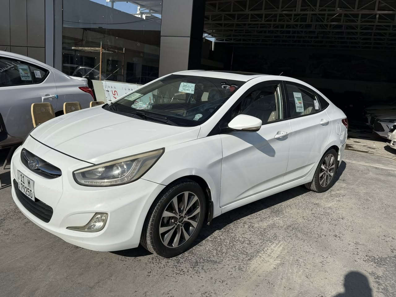 اكسنت موديل 2016 بدون صبغ موصفات فول للخير. شاشه كامره فتحه سقف تحكمات ستيرن جهيتين اناره داخليه ويلكب عدد 5 دواخل بيجي عله وضع شركه  محرك 1600 ماشية 98K  السعر (115)$ 
الهاتف /*********** مكان السيارة البياع
