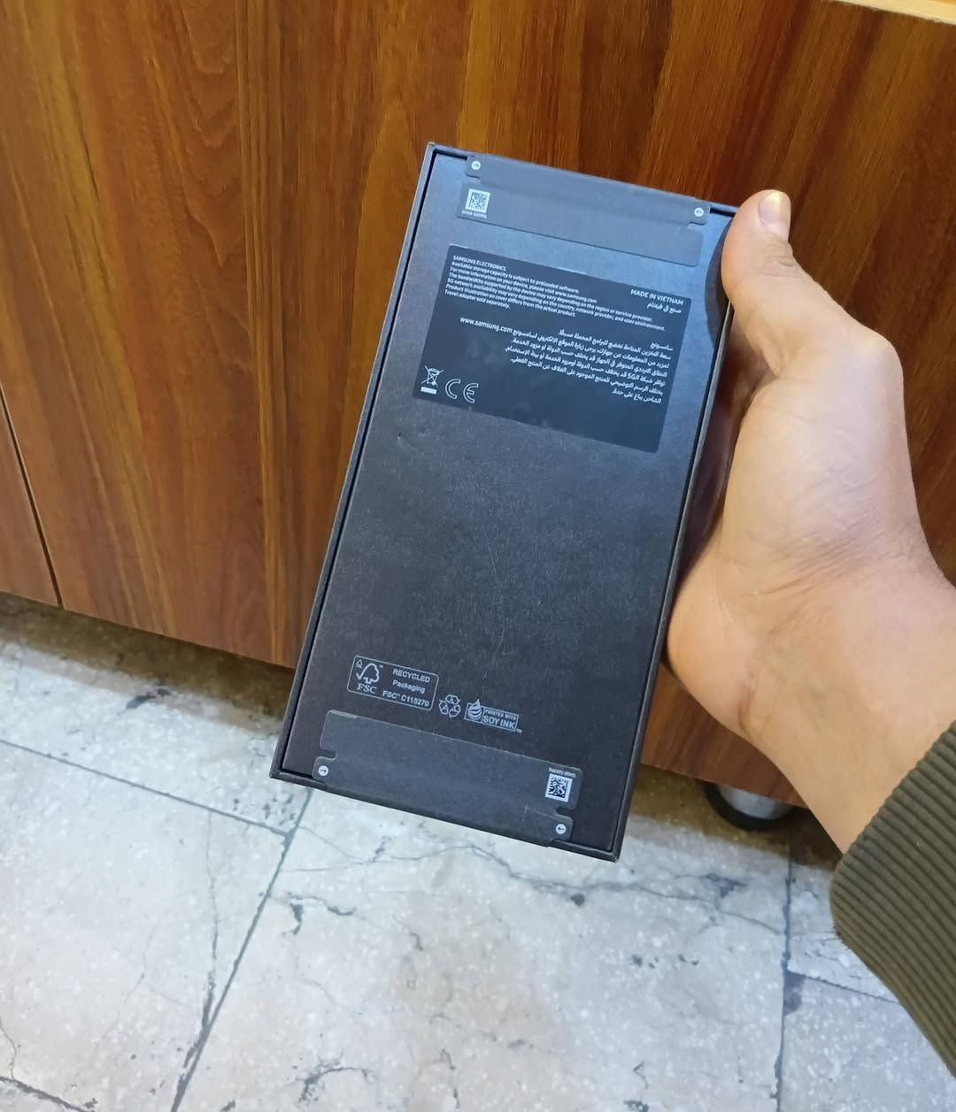 السلام عليكم
للبيع S25ultra 256
الجهاز لوك جديد غير مفعل انت تفتحة بيدك 
وكاله ضمان الجبال واكيد مع كرت الضمان للشاشه
كلها تعرف سعره بالوكالة بمليون ٤٣٠

اني ابيعة جوه سعر وكاله ب بمليون 375 الف
الالون المميز جيت ابلاك اسود فحمي 
مكاني بغداد اعظمية 
***********
