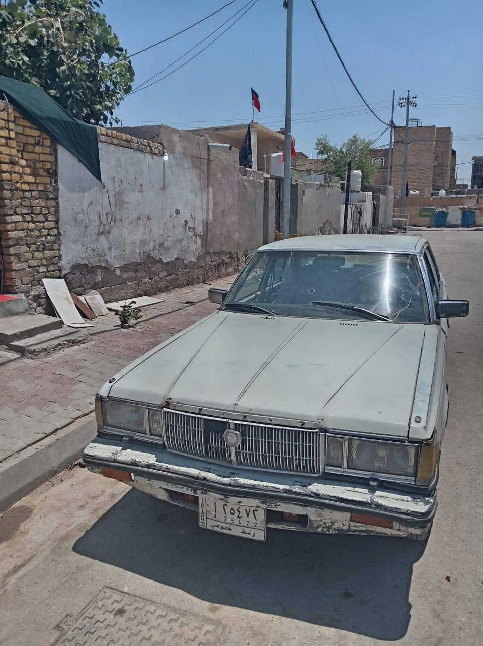 السلام عليكم سوبر مديل 82واسط كير و محرك جيد تخم تاير باتري جديد بلادي مامصبوغه مسمكره جديده ربع ابواب صدر امامي وخلفي جديد السعر 25 وبيه مجال ***********

