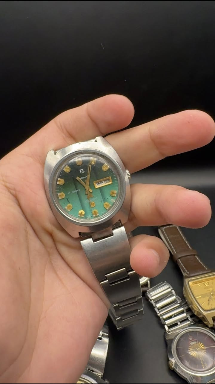 السلام عليكم شلعة ساعات تكويك واوتو وكوارتز بيهن الشغال وبيهن الي يشتغل ويوكف يحتاجلة ادامة اني ابيعهن شلعة فحم 
قطع حلوة تترتب تروح باسعار طيبة تفيد الي على باب الله
الاستفسار خاص او واتساب
***********
