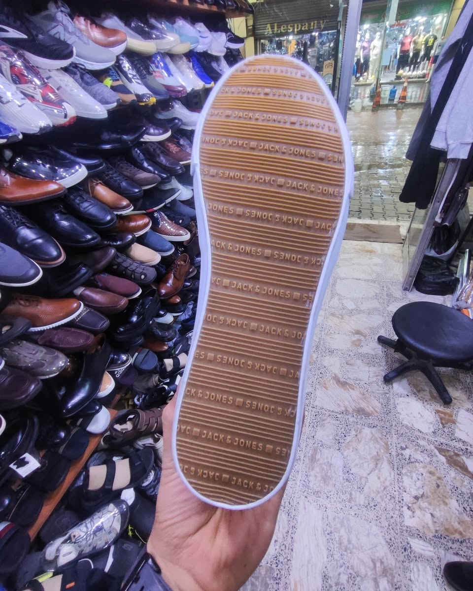 ماركة JACK JONES 
قطعه جديدة أصليه اورجنال قياس ٤٦ تلبس ٤٥ 
قطعه جدآ مريحه وخفيفه الوزن 
السعر ٦٥ ألف 
مكان كرادة داخل مجاور دايموند مول في فرع علاء حداد محل الأيطالي الايطالي


**إذا كنت صاحب هذا الإعلان وتريد حذفه لأي سبب، رجاءا أرسل رسالة إلى الدعم الفني**