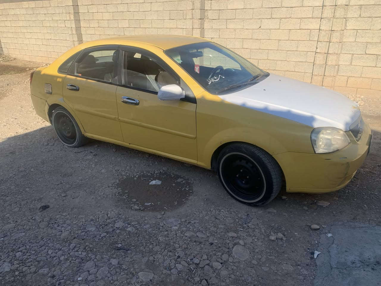 سلام عليكم اوبترة موديل 2011سيارة خير من الله كير ومحرك بشرط كير وتو سيارة بدون ضربة تبريد شغال سيارة شرط الغرامة وهيئة مصفر سعر ٦٥ وبي مجال عنوان ديالى خانقين ***********
