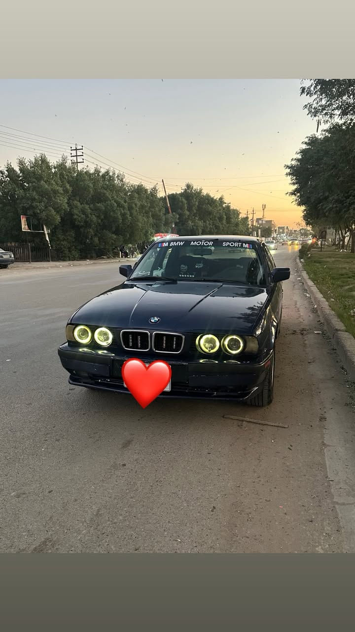 السلام عليكم
BMW
1989
سياره ترايها للبصره 
توني مجفتها سياره خير من الله 
صبغ عام لجماليه 
سنويه نافذه 
بيها ضربه بجهه اليسره صعدت رصيف 
ابيع بدون تحويل رقم اربيل
راعيها متوفي 
38 وبيها مجال مكاني بغداد سيديه
***********
مستعجل علي بيعتها اذا تشوفها غاليه الله يرزقك بالاحسن
