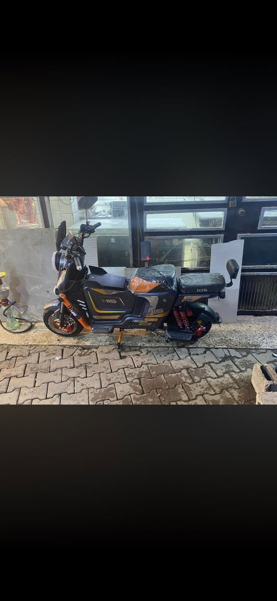سلام عليكم دراجه شحن h900(Hls) نظافه فول باتريات شرط بصمتين او تشغيل عند بعد دراجه اي نقص مابيها 5بطاريات 38امبير  سعر خاص  رقم *********** موجود واتساب هم
