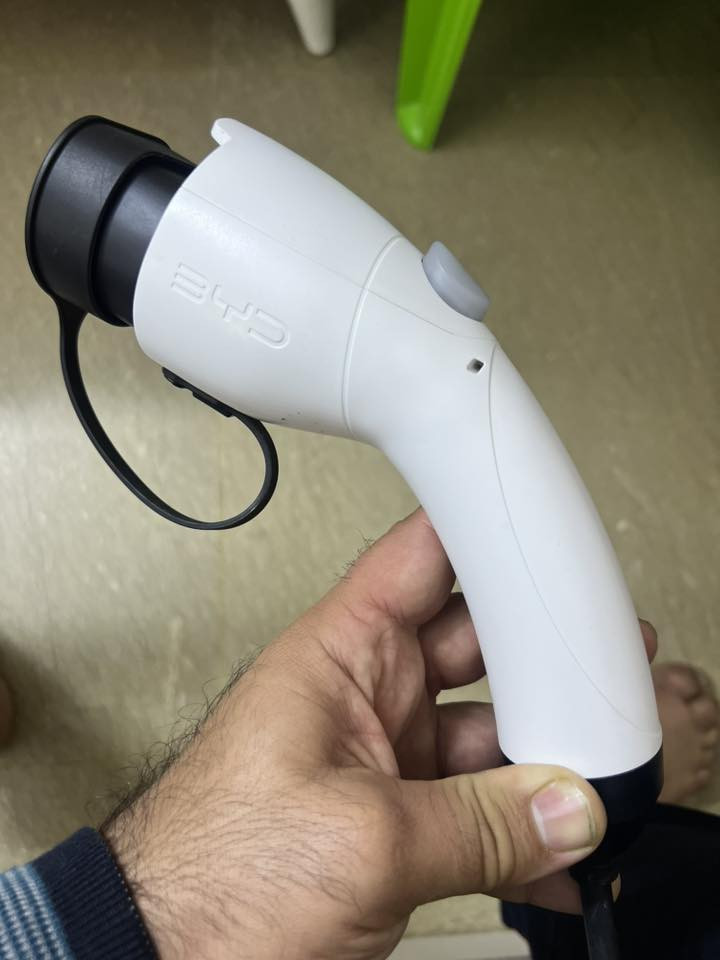 شاحنه اصليه جتي ويه سيارة دستروير ١٠ امبير مستخدمة كلش قليل السعر ٥٥ الف مكاني السيدية ***********
