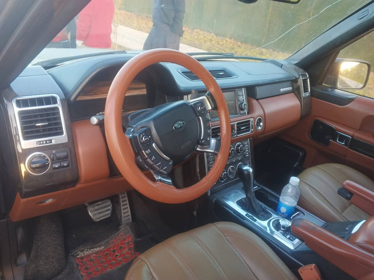 رانج موديل 2012 رقم اربيل سوبر جارج فول مواصفات 
مكاني بغداد السعر 165 
***********
