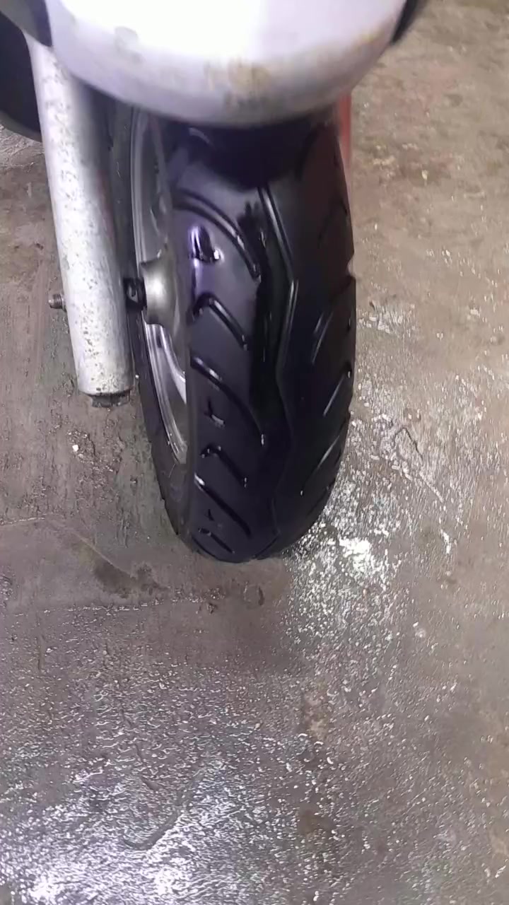 دراجة شحن البيع موديل ٢٥  
٦ بطريه سعره ٦٠٠ الف مكاني بغداد 

***********
