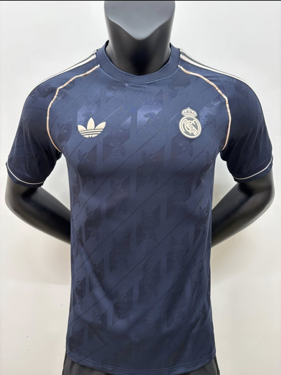 🟣دريس نسخة لاعب الأصلي التايلندي
🔵(((تجهيز جمله فقط )))
🟡قياسات/S/M/L/XL/XXL
🟤العنوان/بغداد حافظ القاضي 
🔴*********** واتساب او اتصال 
🟠يوجد توصيل لجميع المحافظات
