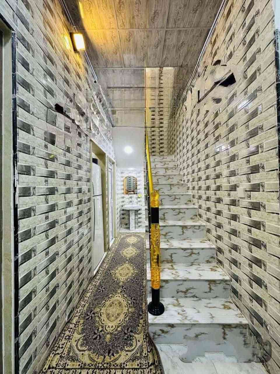 #دار للبيع بناء حديث   🔑🔑
#المساحة 150متر جبهه 7.5*20طابق ونص سطح ناصي وسطح عالي  .واجهه حلان مطعم بسيراميك  🌹
#الموقع الموصل حي سومر مقاطعة 112 قريب عل الشارع السايدين
#عدد غرف النوم  4
#عددغرف الاستقبال 1
#عدد الصالات 2
#عدد الصحيات 3
#عدد المطابخ 1
#سند سكني ملك صرف طابو 
# الدار نظام دكتات # نظام سبالت 
🔴لمزيد من التفاصيل الاتصال او المراسله عل الرقم 
*********** واتس
