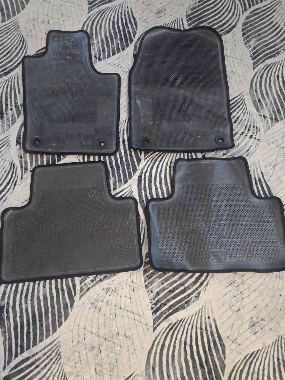 السلام عليكم شباب
ارضيات جيب جديد ما مستخدم اصلي 
السعر 50  قفل 
مكانها بغداد غزاليه 
*********** بيه واتساب
