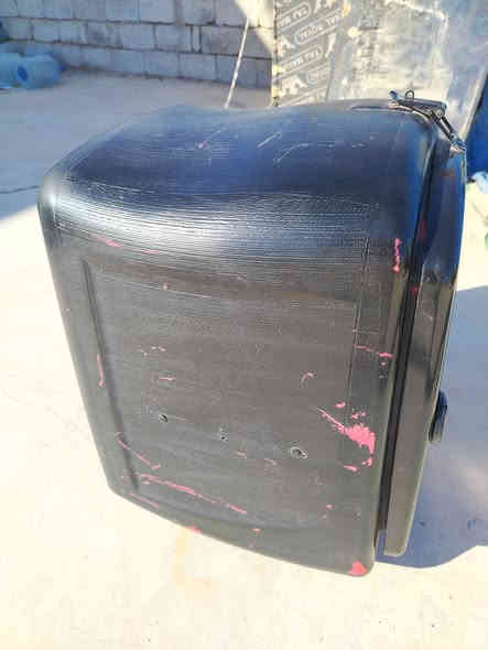 صندوق دلفري حجم كبير صندوك نضيف عيبه جان احمر صبغته اسود السعر 25 بي مجال الشراي يدخل خاص او يتصل بلرقم ***********
