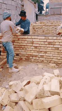 خلفة بناء شغل نظيف اوحلو طابوك ابلوك فرمستون مكطوعه اوعله اليوميه رقم الهاتف ***********متوفر وتساب محافظة بابل وضواحيها
