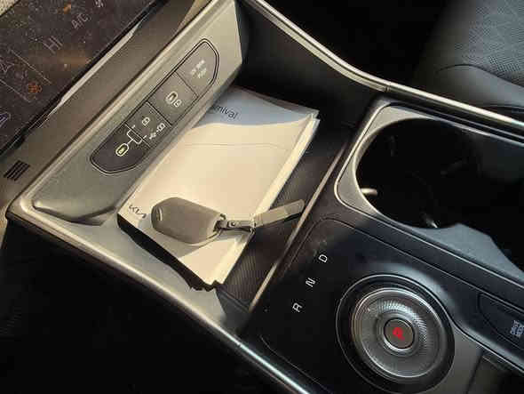 كرلفان ٢٠٢٤ بانزين مكفول ٢٩٠ واصل بصره  بدون كمرك ولي عنده كتاب شهداء  الستفسار *********** ***********
