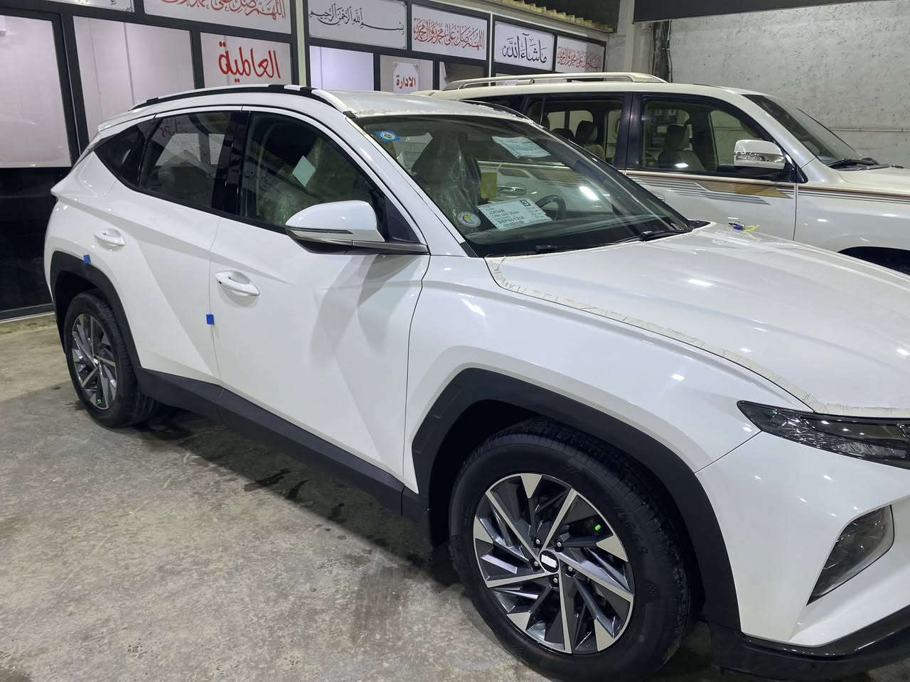 توسان فول عدا البانوراما مديل 24 مكفوله حتى من الشخط ماشيه 5000 سياره  الأستفسار *********** 
عارضهاا ب 230
