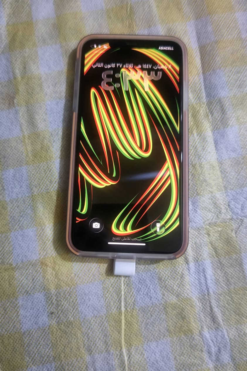 11برو ماكس جهاز على وضع شركه كارتون وكيبل شحن ويا كسر فقط الضهر وشامه زغيره بشاشه 250 قفل وين مايعجبك افحص ***********
