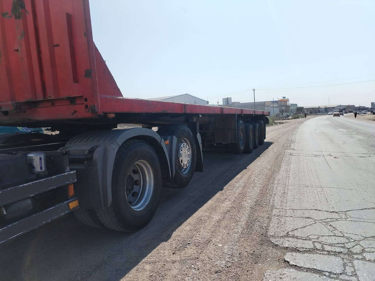 للبيع عربانه حداديه اربع محاور شاصي ١٦ مكفول شريط صيني دناكير ١٤ صيني طول ١٢ ونص منظومه بريك وهواء كله شغال علمأ ان العربانه جاهزه للعمل وسعرها ٦٩ ورقه واي استفسار *********** مكانها بغداد.
