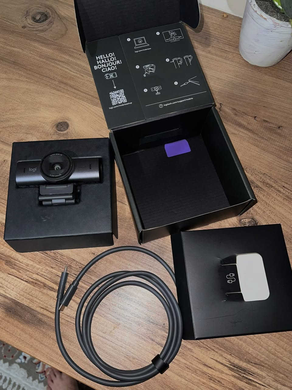 ويب كام 4K ماركة logitech جديد لوك 
سعر ب ٢٥٠ الف مع التوصيل 

*********** واتساب ✅
