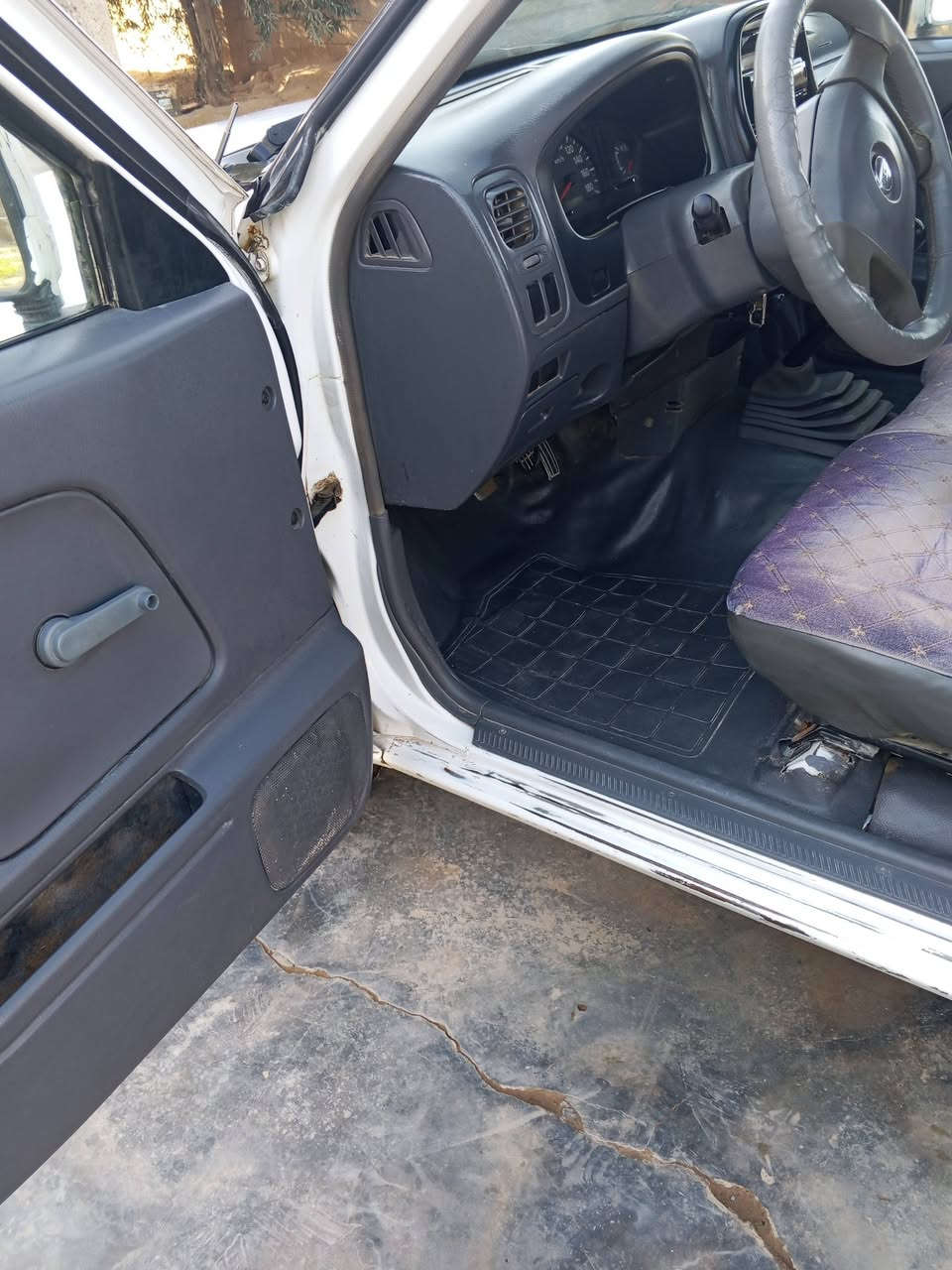 السلام عليكم نيسان 2002 رقم انبار بأسمي السعر 78 بيه مجال قليل تلفون ***********
