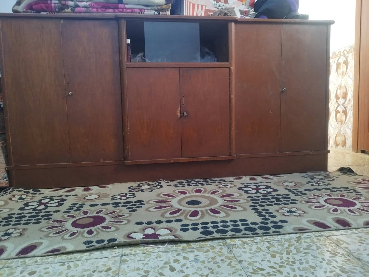 بوفيه تسكام 6باب
كنتور 3باب ابو بلازمه

بس تلميع يرادلهن

كربلاء حي العامل ***********
