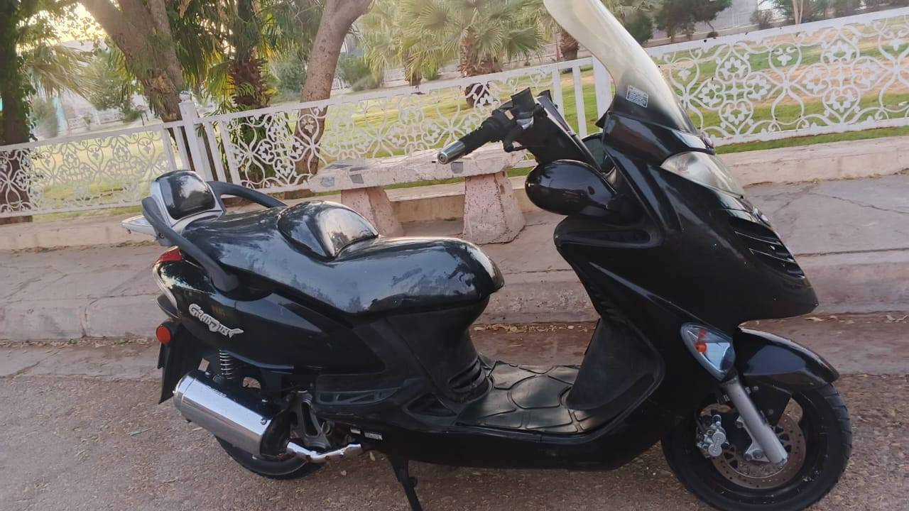 سلام عليكم
موطور كايمكو للبيع
نضيف كامل مسجل رقم انبار
السعر ١٠ أوراق وبي مجال
إذا اكو مراوس موطور رص بس اخذ فرق
***********
