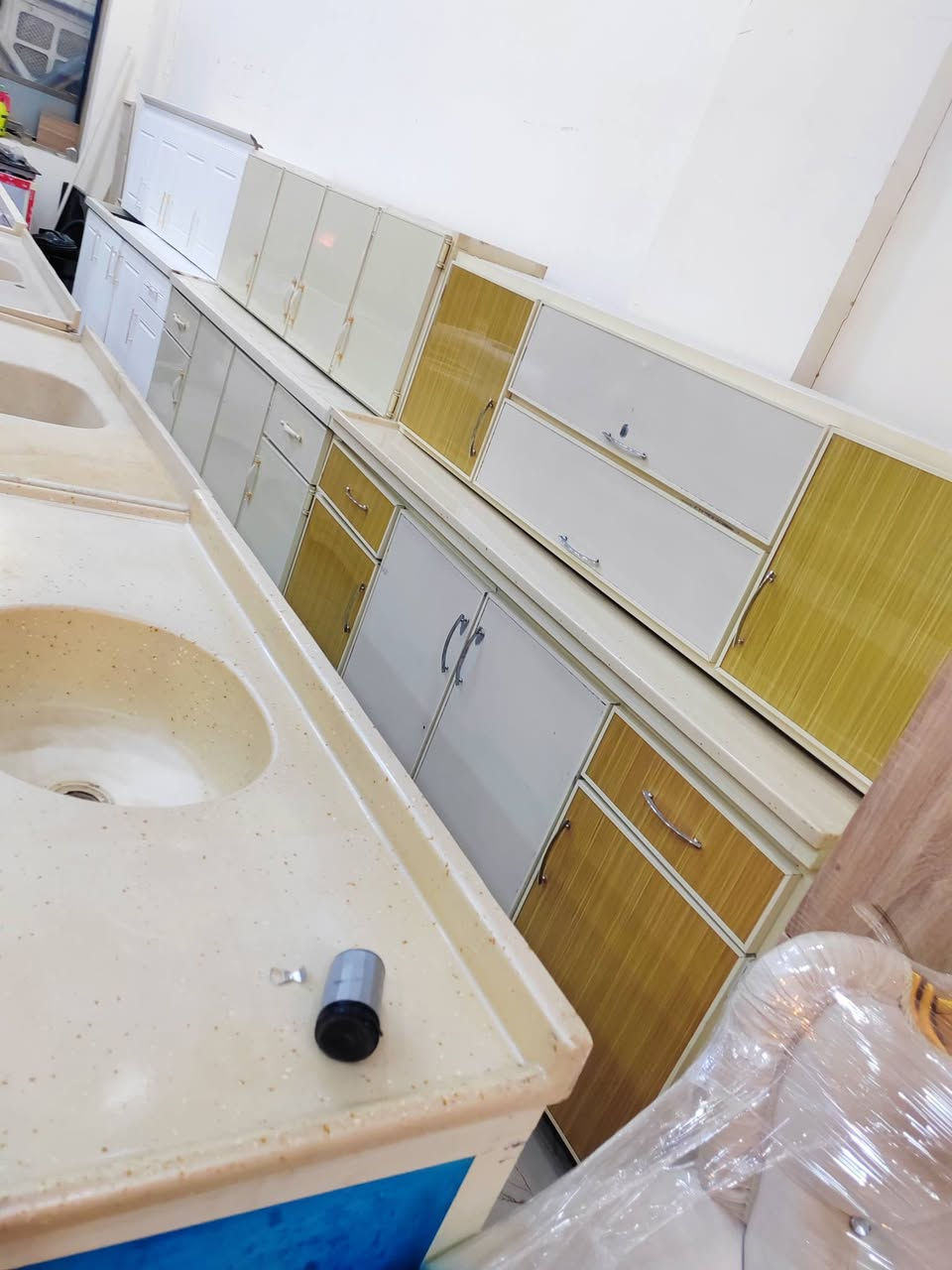 العنوان فلوجه حي شهداء قرب مرطبات مشمشه مزاد ابو كاظم البطاوي *********** يوجد خدمه توصيل الباب بيتك بل أجره ***********
