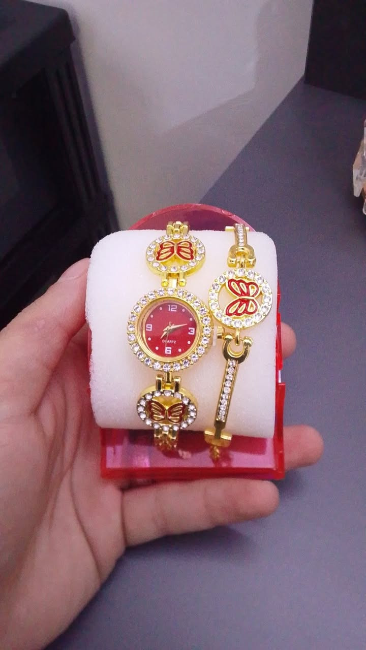 🚨 سؤال للبنات 🚨

لو شفتي هيج ساعة أنيقة ويا إسوارة فخمة…
تلبسيها بالطلعات لو بالمناسبات؟ 😍✨

💎 ساعة نسائية بتصميم راقي
💎 وياها إسوارة أنيقة تكمل الفخامة
💎 شكلها يلفت النظر من أول ما تنلبس

السعر مفاجأة حلوة ومناسب للجميع 😉

اكتبي رأيج بالتعليقات 👇
وإذا حابة تحجزي راسلينا خاص 📩

🚚 توصيل متوفر
والكمية محدودة


**إذا كنت صاحب هذا الإعلان وتريد حذفه لأي سبب، رجاءا أرسل رسالة إلى الدعم الفني**