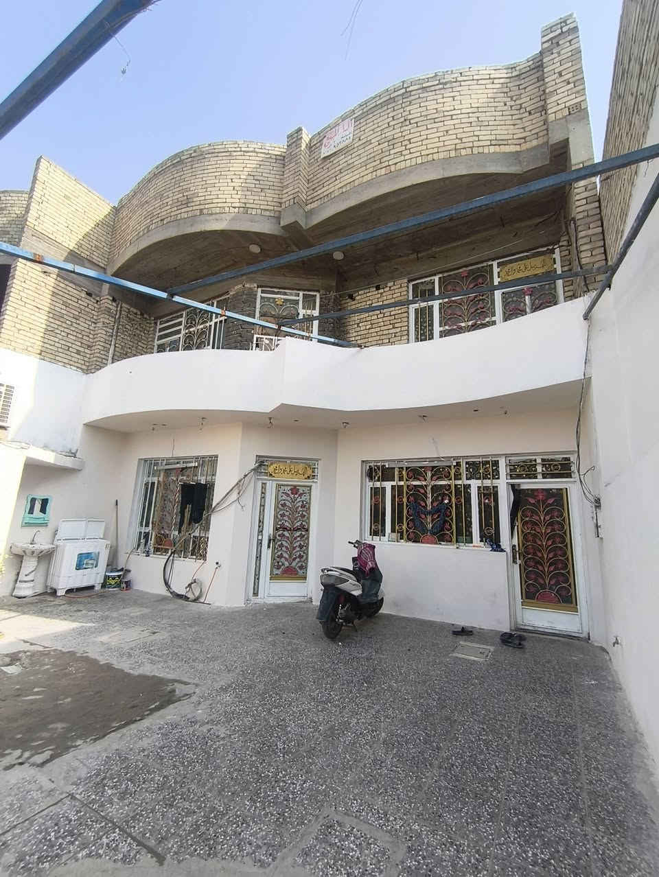 السلام عليكم بيت للبيع مساحه (200) متر يحتوي 6 غرف نوم 5 صحيات استقبال 7 × 5 الباب تشجير عرض الشارع 40 متر العنوان رئاسة العبيدي نهاية شارع البرتقالة قرب كاع ابو علي الدراجي البيت صاير وجه منطقة
للستفسار الاتصال فقط ***********
المنطقة جاري التبليط من قبل الجهد الهندسي
