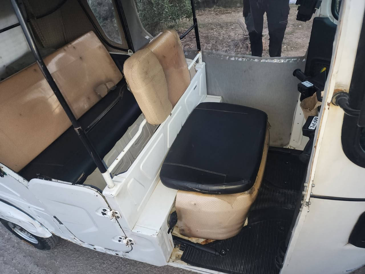 السلام عليكم تكتك للبيع موديل 22 مرقم عربي بغداد تكتك حلوه كاعده يرادله تعديلات بسيطه مكان تكتك الدوره معلمين 
سعر 7500 بيها مجال بصيط رقم هاتف *********** عبود
