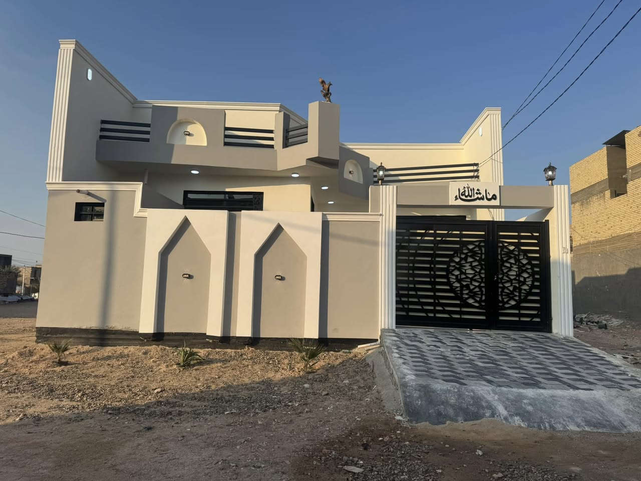 ‏يا الله بيت 200 متر طابق واحد حي الندى بناء درجة أولى يتكون من صالة واستقبال غرفتين النوم مطبخ حمامات ‫2+‬ مخزن بناء طابوق جمهوري أساس سقف صب مركزي العنوان حي النداء تدخل بشارع القصاب غالب الميالي نهاية الشارع السعر 163 رقم التلفون ***********￼￼
