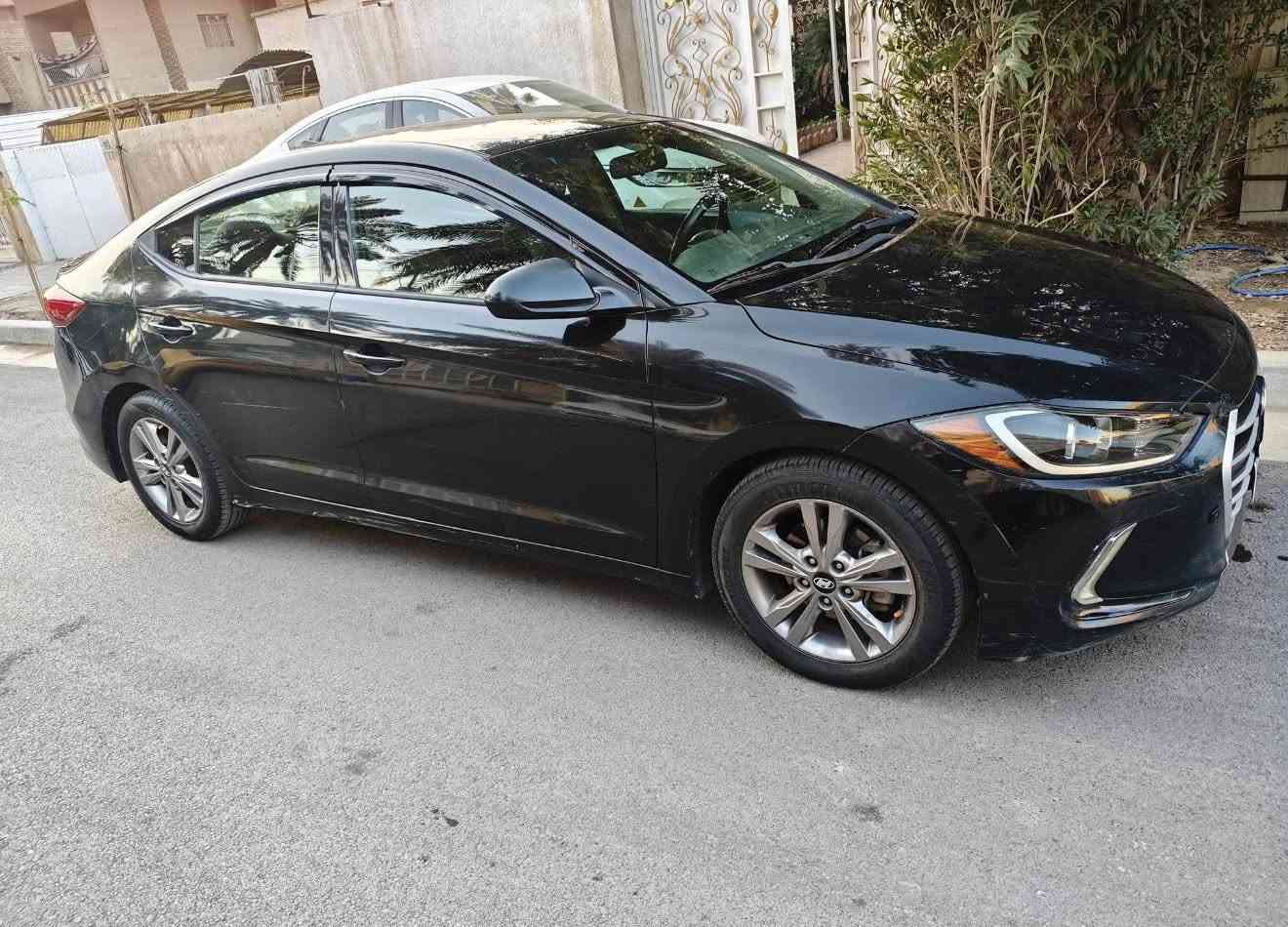 السلام عليكم انترا لبيع  مديل 2018 وارد امريكي حادثه جنطه رقم بغداد مشروع وطني سياره نضيفه مكينه كير مكفول  مكان سياره بغداد شارع الكفاح هـ ***********
