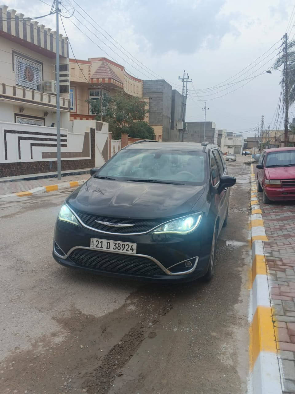 كرايسلر فيوجر 2020 للبيع..    حادثها بأمريكا ابواب سلايت ومبدلات بلاديات  وجاملغ امامي وخلفي السيارة فول ماعدا الفتحة. تحكمات  سلايت
كشن كهرباء  تبريد 6 قطع  رقم السليمانيه   صور حادثها  موجودة  تحب تسوي سونار  عادي  سوي تريد تحويل تريد وكالة.   للعلم عليها غرامات 13$  
اذا انت تدفعهن ينزل من سعرها وإذا اني ادفعهن اراعيك بيها شي قليل.   السعر.     170$
*********** بغداد, العراق
