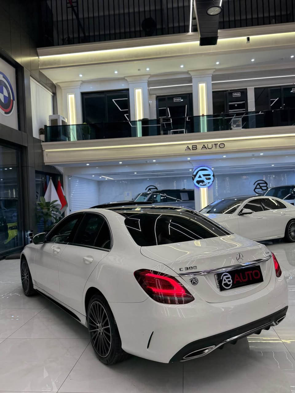 🚘 Mercedes-Benz C300 
✅ موديل 2019
✅ الممشى: 72 ألف ميل
✅ محرك 2.0 Turbo
✅ جير أوتوماتيك 9 سرعات
✅ فتحة سقف كهربائية
✅ شاشة وسطية
✅ كاميرا خلفية
✅ حساسات أمامية وخلفية
✅ مقاعد جلد كهربائية
✅ تشغيل بصمة
✅ مثبت سرعة
✅ مصابيح LED
✅ جنوط رياضية
✅سعر 23300$
🛠️ الحالة: فقط الجاملغ الأمامي سكن نص صبغ، وجاملغ السائق شبر تكحيل.
📍 الموقع: أربيل
📞 للاستفسار: *********** أربيل, العراق
