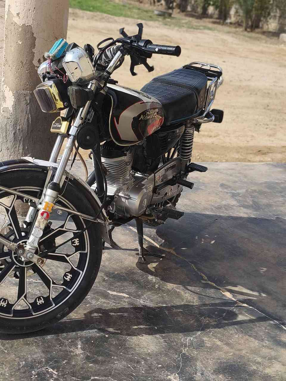 السلام عليكم
دراجه  موديل 24 مكفوله كفاله عامه للبيع فقط دراجه حلوه  مكينه خير من الله125 دراجه على كل عيب مابيه مكاني  حمرين ***********
