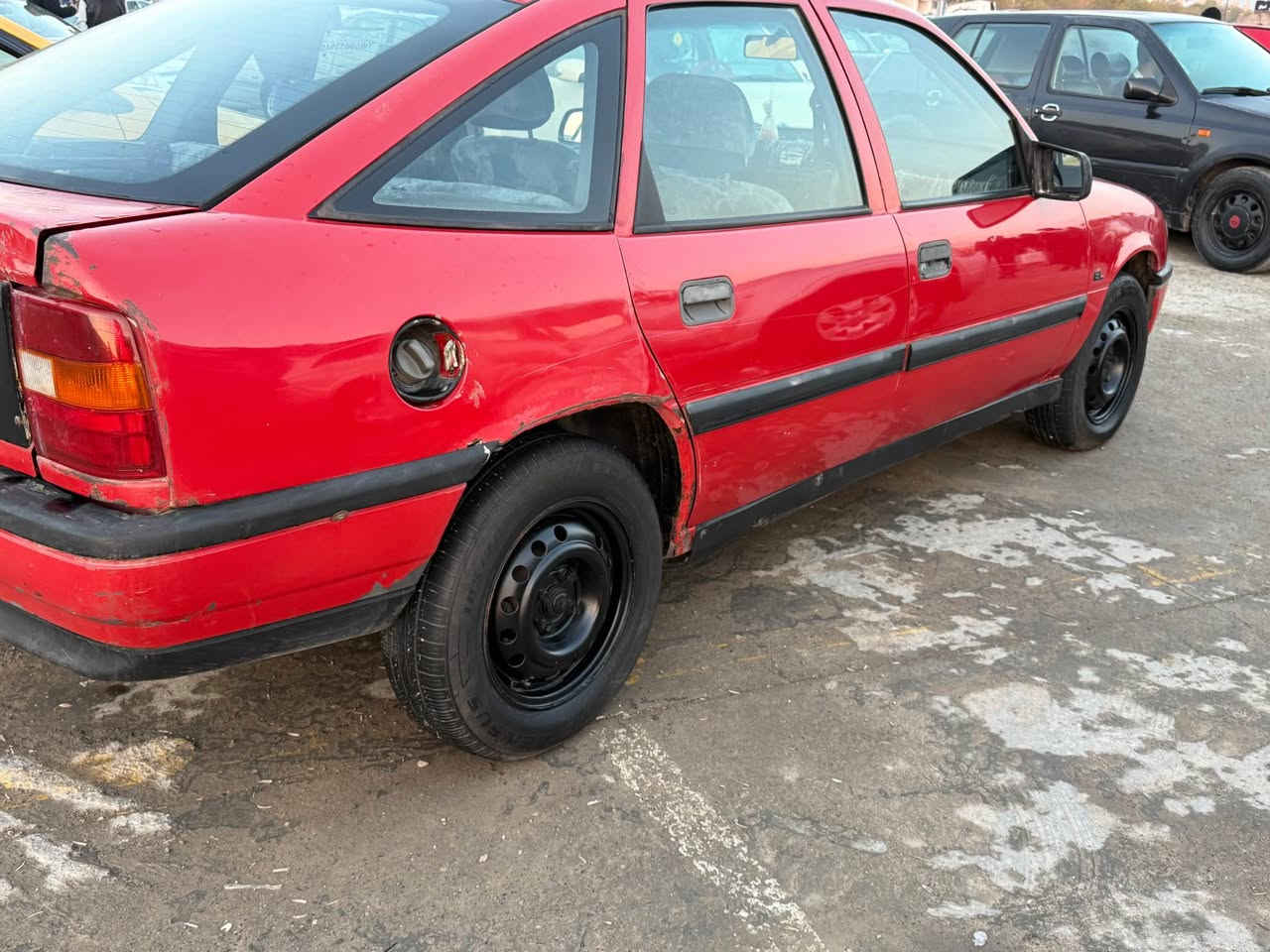 سلام عليكم أوبل موديل 1989 كير اوتماتيك محرك 20 لأصرف ولا بخار سيارة 🚗 بدون صبغ رقم بغداد مشروع وطني دفتر بانزين *********** مكان سياره كركوك بغداد, العراق
