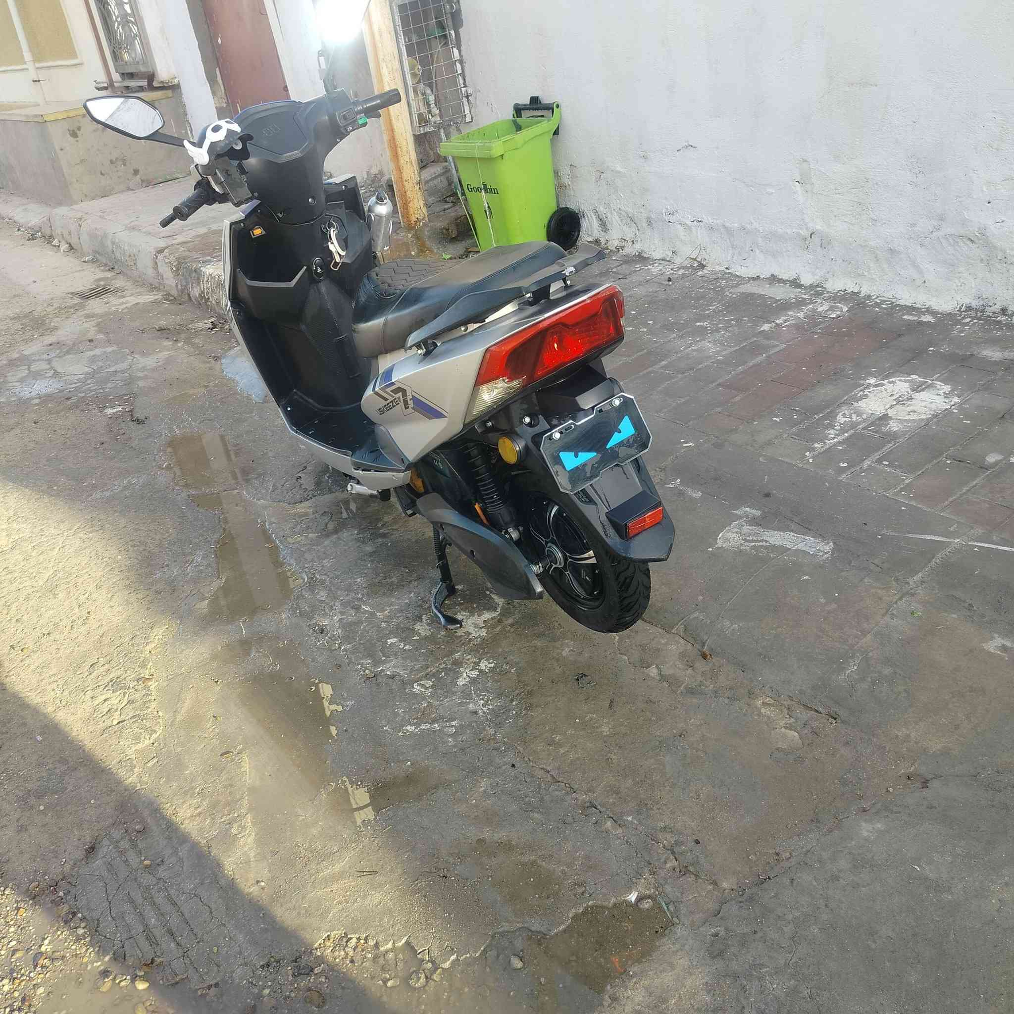 سلام عليكم دراجه شحن للبيع كامله من كلشي كهربايات شغاله كله عده الهورن السعر 600وبيهه مجال للطيبين تواصل***********
