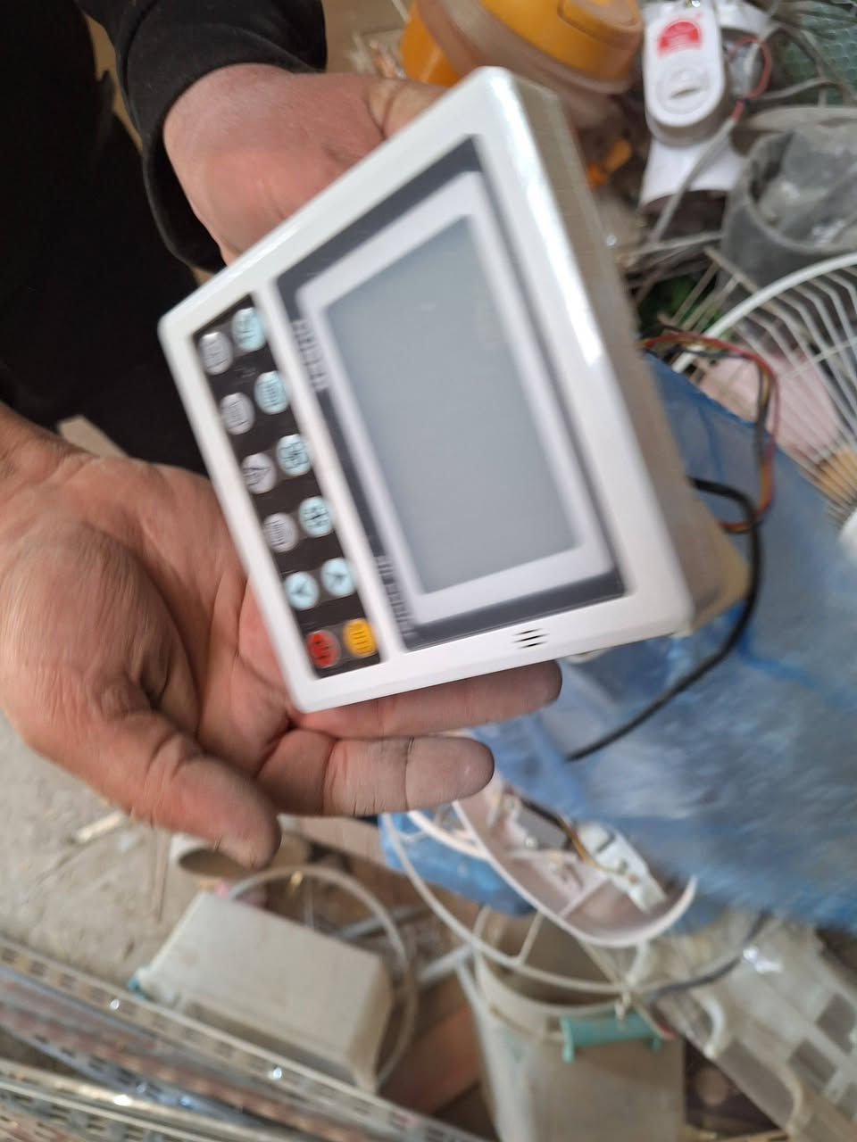 مبرده حجم كبير للبيع مع اداه تشغيل تجي تشوفه بعينك اذا تريد تشتري للتواصل ***********
