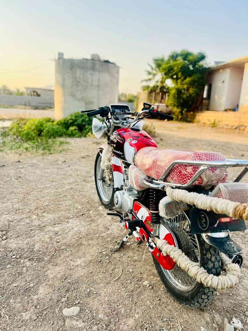 بعد السلام يوجد موطور اربعه كير موديل 2023 محرك شرط لا صرف ولا بخار كهربائية كلها شغاله وياله مسطره
موطور كلو شغال مال جاني  الاستفسار اكثر اتصل ع رقم  ***********
