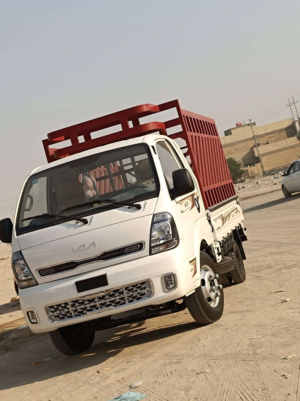 السلام عليكم 
للبيع كيا فحل موديل2024
ماشيه 15 الف كامله دوشمه كشنات تنت لايلون الارضيه جلد محجر 2م غلاف بدي ثقيل رقم انجليزي نجف السنويه لغايه 2030العنوان النجف الهاتف ***********
