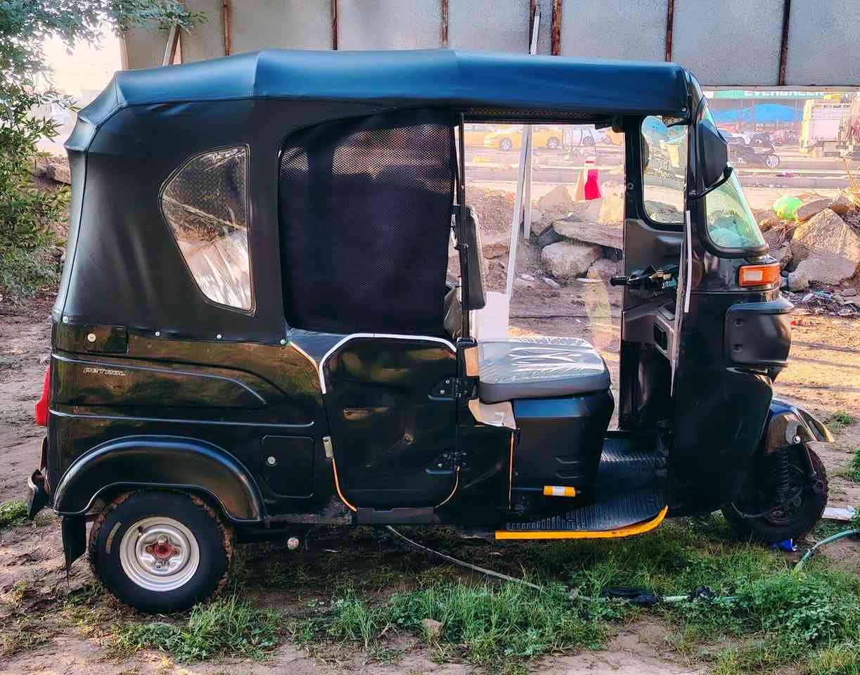 سلام عليكم بيع مستعجل تكتك2022 باجاج مكفوله كافاله عامه رقم وسنويه والوحه نكليزي المكان واسط قضاء الحي رقم الهاتف ***********
