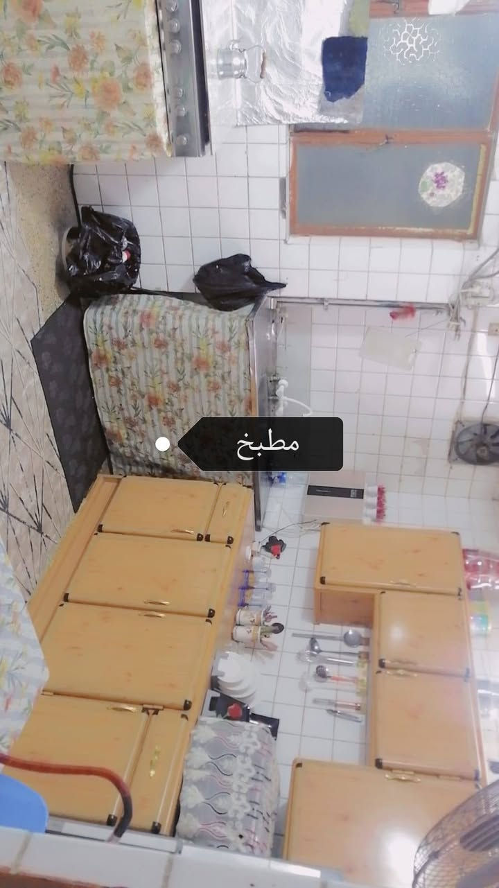 سلام عليكم شقه للبيع شقق  القديمه ام العصافير ديلوكس ام غرفتين جديده ومابيه نقص 
@إشارة سعر 47 وبيه مجال قليل ***********  ***********
