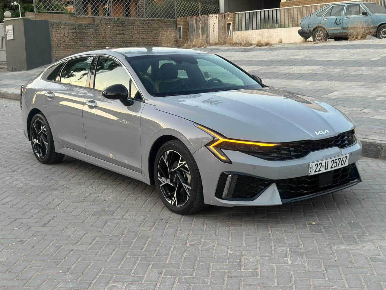 السلام عليكم K5 جي تي لاين
موديل 2025 ماشية 3000 ميل مواصفات جي تي فول ماعدا الفتحة محرك 2500 تنفس طبيعي ايرباك دركة و كشن راجع سيستم كشنات جلد و تدفئة بالكشن 
صبغ بنيد و جاملغ
مكان السيارة الكاظمية شارع اكد 
السعر اتصل و تدلل*********** متواجد واتس اب و اتصال

