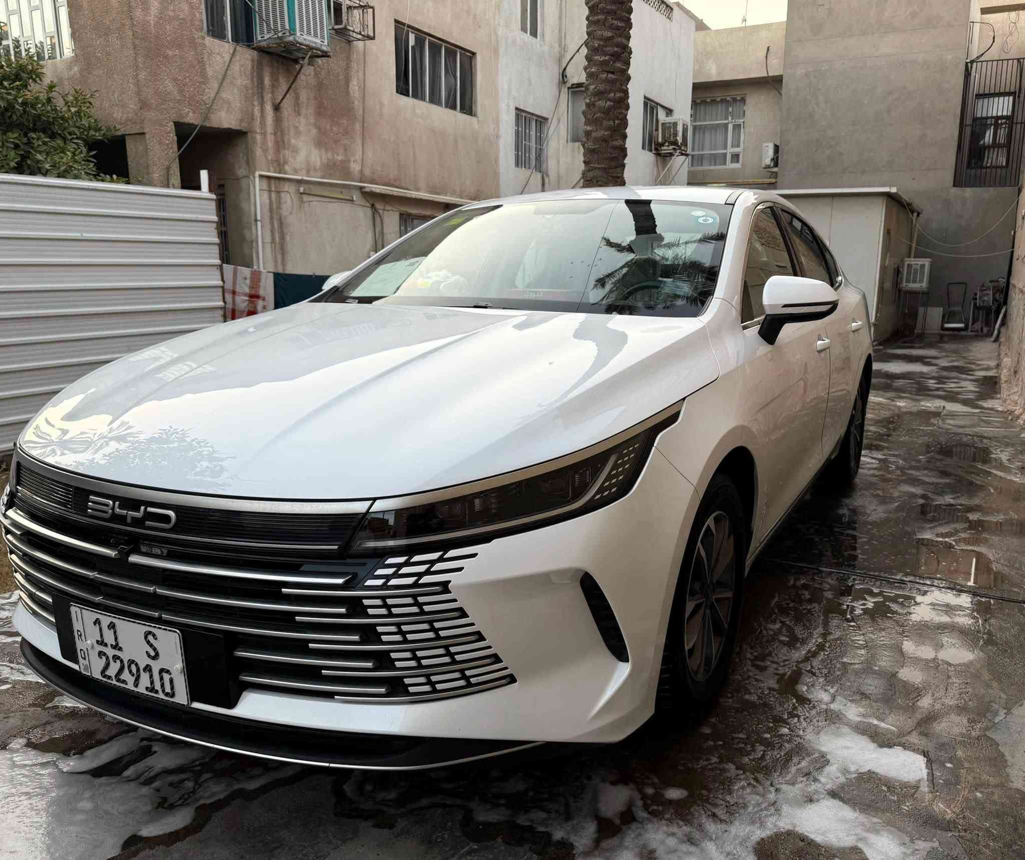 للبيع بس واي دي 2025  رقم بغداد بسمي.
محدثه برامج. ماشيه 2100. سياره جديده بدون شخط او رصعه.  مكفوله كفاله عامه. من كلشي وياها شاحنه وبورد. كامل.   ومغلف الارضيه.  مكانها بغداد حي لجامعه  او لعامريه.  السعر 19500 مليون  قفل.  ***********
