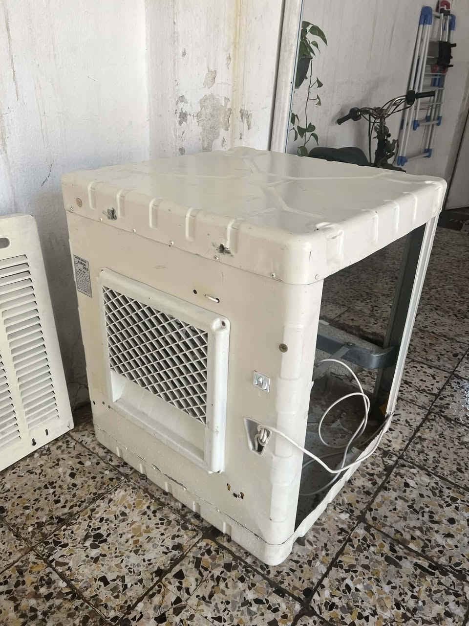 تخم 8 مقاعد تركي يتحول الى سرير 400

جربايه اطفال/75 وبيه مجال 

مكينه خياطه ياباني /50

مبرده /75 حجم الكبير 2500

مكانهن بغداد


**إذا كنت صاحب هذا الإعلان وتريد حذفه لأي سبب، رجاءا أرسل رسالة إلى الدعم الفني**