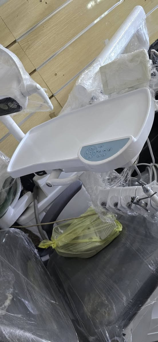 كرسي اسنان cx8000
مؤهل بلكامل 
نضافه ٩٠% 
لايت لد ثلجي
سكيلر داخلي جديد 
مع ستول غير مستخدم
ولايت كيور جديد 
بسعر مناسب جدآ 
للأستفسار *********** م مصطفى حسن
