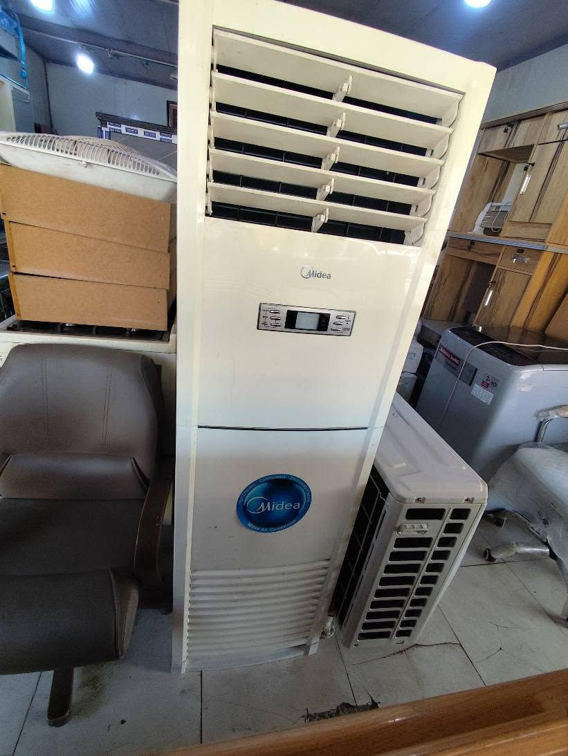 ❄️🔥 للبيع سبلت كنتوري ماركة Midea (ميديا) 🔥❄️

✅ الحجم: 2 طن وربع
✨ نظيف جدًا (أخو الجديد)
⚙️ شغال 100% وجاهز للتركيب

📦 كامل الملحقات:
🔹 البواري
🔹 الريموت
🔹 محصور الغاز
🔹 القاعدة

💰 السعر: 750,000 دينار (بي مجال بسيط)

♦ملاحضه توجد سبالت اخرئ 

📍 الموقع: بغداد – حي الجامعة، نهاية شارع المصرف، قرب الجمعية.

📞 للاستفسار: ***********
