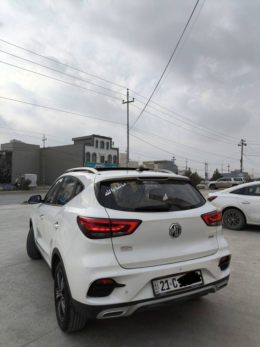 MG ZS 2023 Luxury
1_​مەکینە: 1.5 لیتر (بێ تۆربۆ).
2_​گێڕ: ئۆتۆماتیک (CVT).
3_​بانۆراما: هەیەتی (سەقف کامڵ جام).
4_​ویل: 17 ئینج کڕۆم (دوو ڕەنگ).
5_​کوشن: چەرم (Leather).
6_​شاشە: 10 ئینج (ئایپاد) + کامێرای 360 پلە.
7​ئەیرباگ: 6 دانە (فول سەلامەتی).
8_​بەسمە: هەیەتی (دەرگا و ئیش پێکردن).
9_​لایت: پێش و دوا LED.
10_​برێک: دەستی کارەبایی (Auto Hold).
11_​کوشن سایەق: کارەباییە.
12_ کلینە: واتا هیچ هیچی نییە
سعری 140 وەرەقەو مەجالێ برایانە
شوێن ... هەولێر
ژ.م...*********** أربيل, العراق
