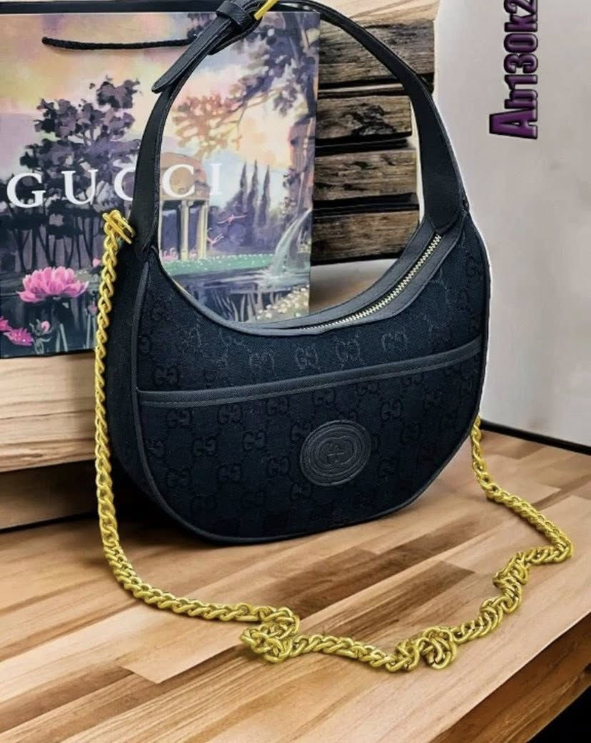 جنطه ماركه للبيع التواصل على الخاص


**إذا كنت صاحب هذا الإعلان وتريد حذفه لأي سبب، رجاءا أرسل رسالة إلى الدعم الفني**